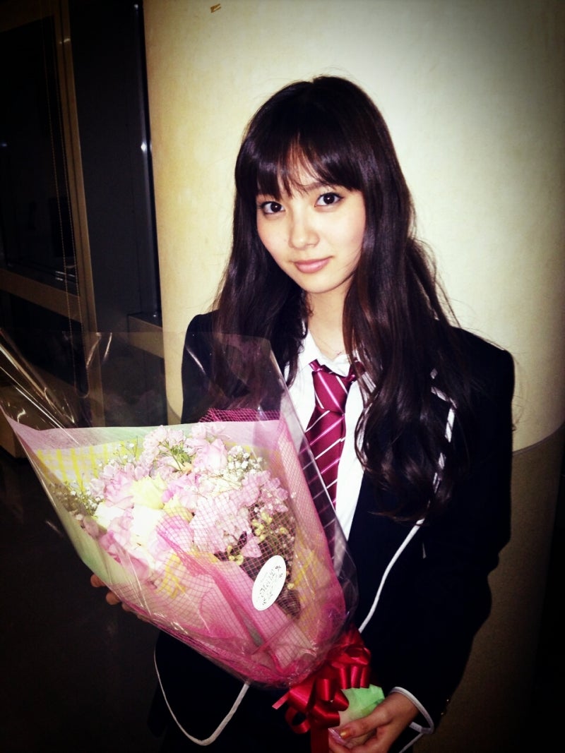 35歳の高校生新川優愛の怪演！豪華キャストと1軍女子の真実
