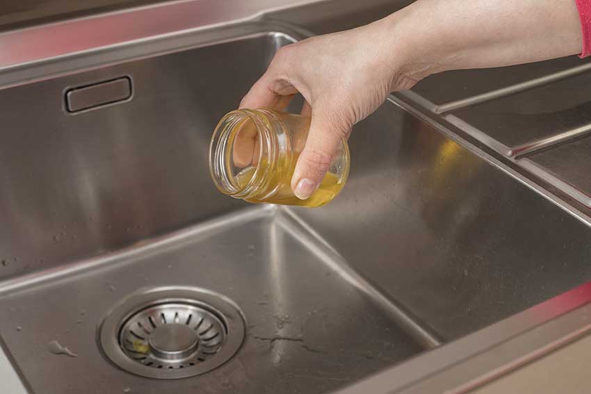 Can You Pour Oil Down Sink