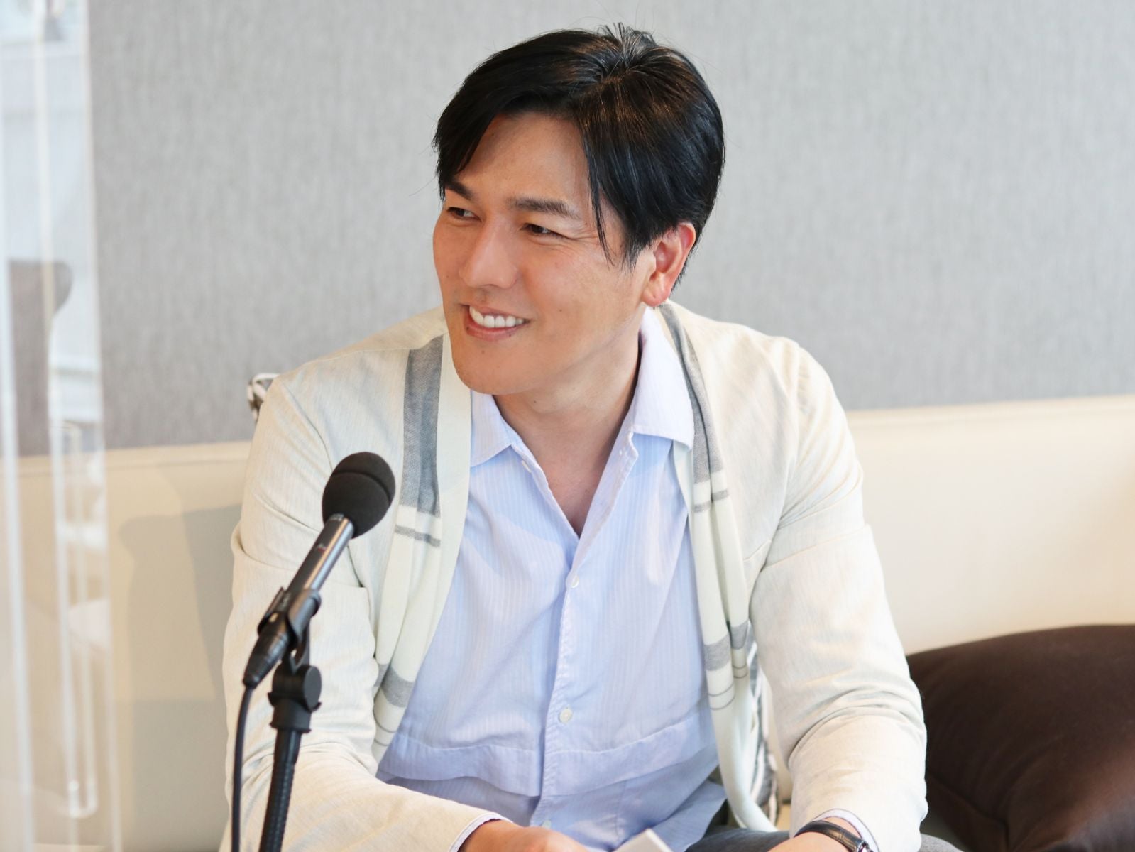 岡本知高の奇跡の歌声はなぜ響く？難病克服と現在の活動の全貌
