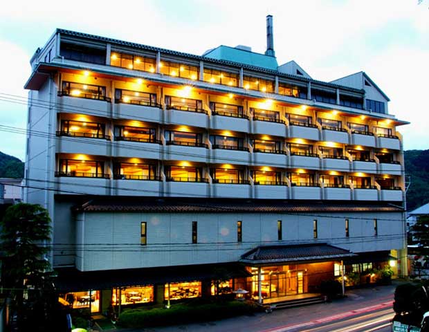城崎温泉川口屋リバーサイドホテルの評判は？貸切風呂とカニ料理の魅力