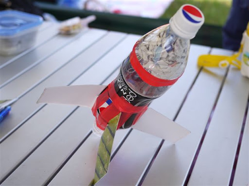 100均で自作！簡単ペットボトルロケットの作り方とよく飛ぶ黄金比