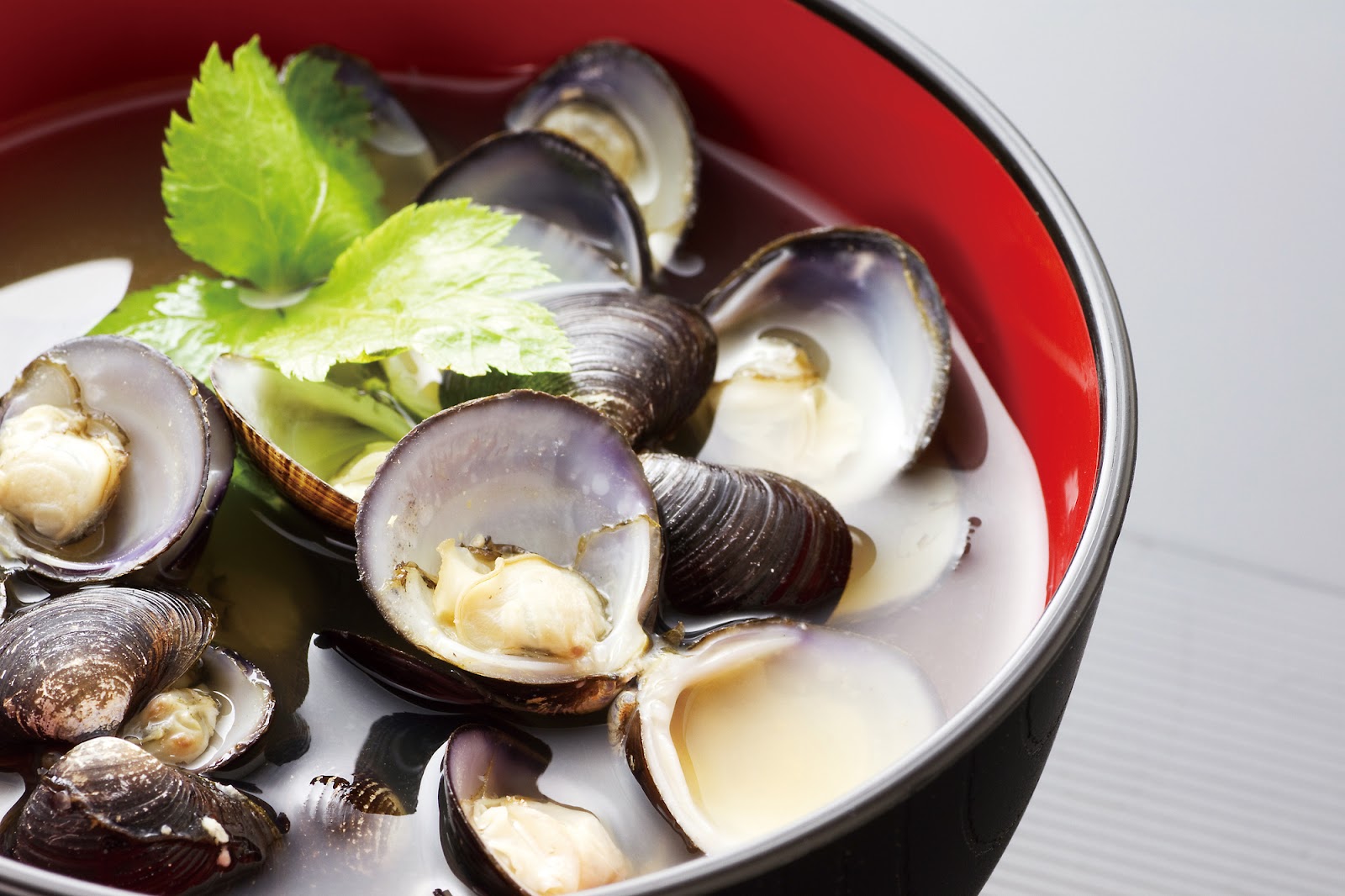 プロ直伝のしじみ味噌汁レシピ！旨味4倍の冷凍術と失敗しない黄金比