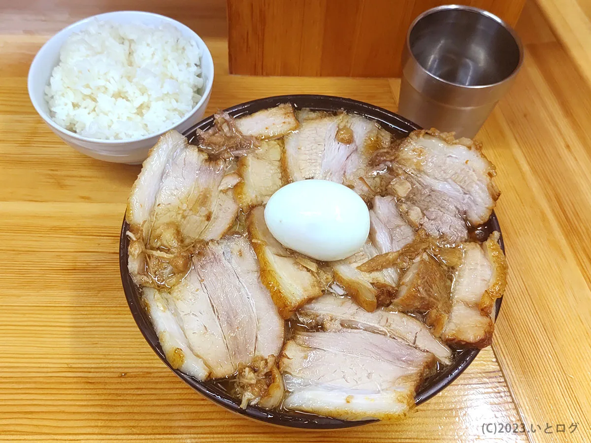 北大塚ラーメンの肉奔流！熱狂的人気の理由と2026年最新混雑攻略