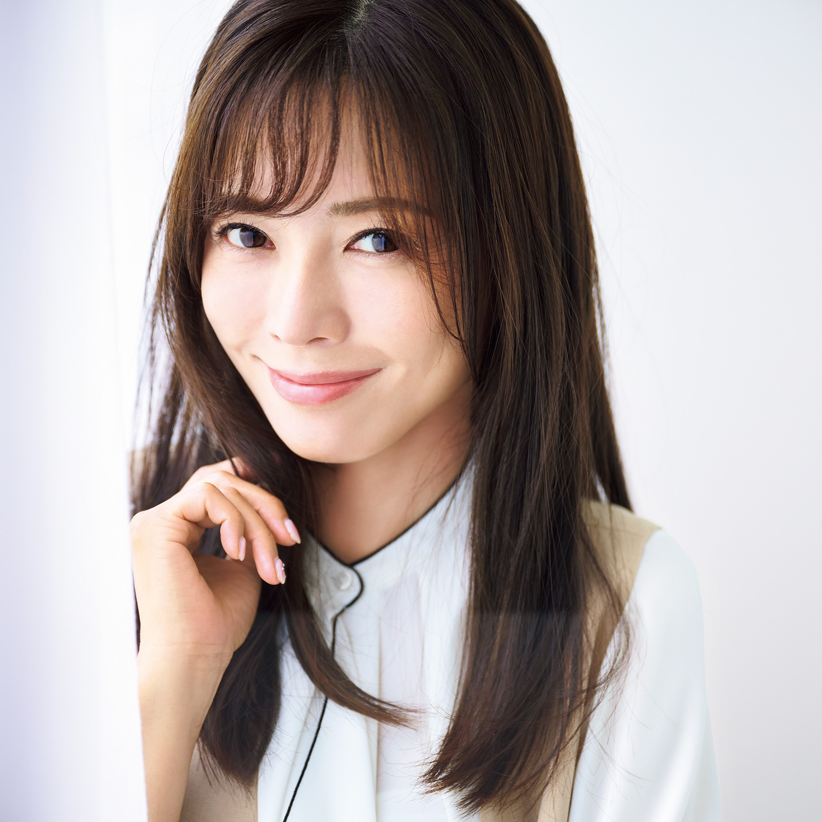 釈由美子の現在2026！実業家夫との今や息子の成長、美貌の真相
