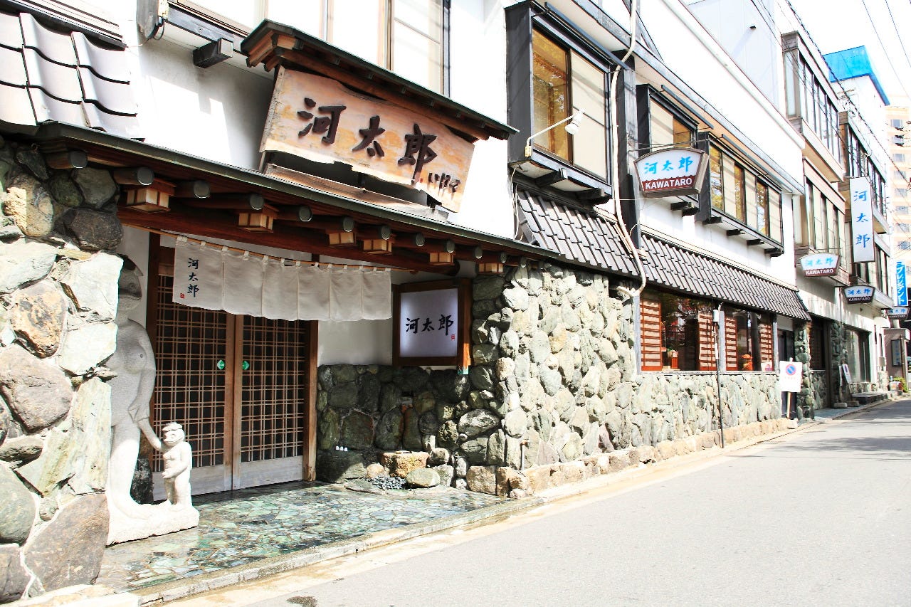 博多名物「河太郎 中洲本店」完全攻略！元祖いか活造りの予約と評判