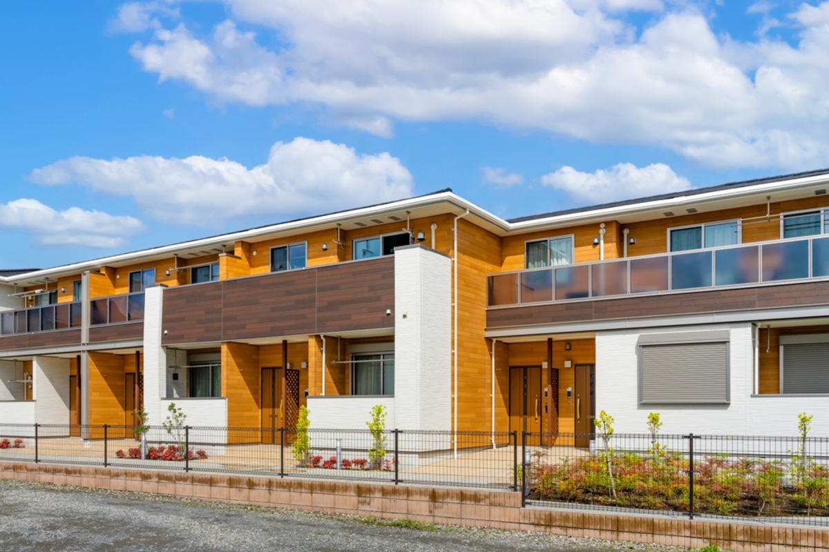 なぜ格安？老朽化と削減計画の裏側で揺れる公務員宿舎の現在地