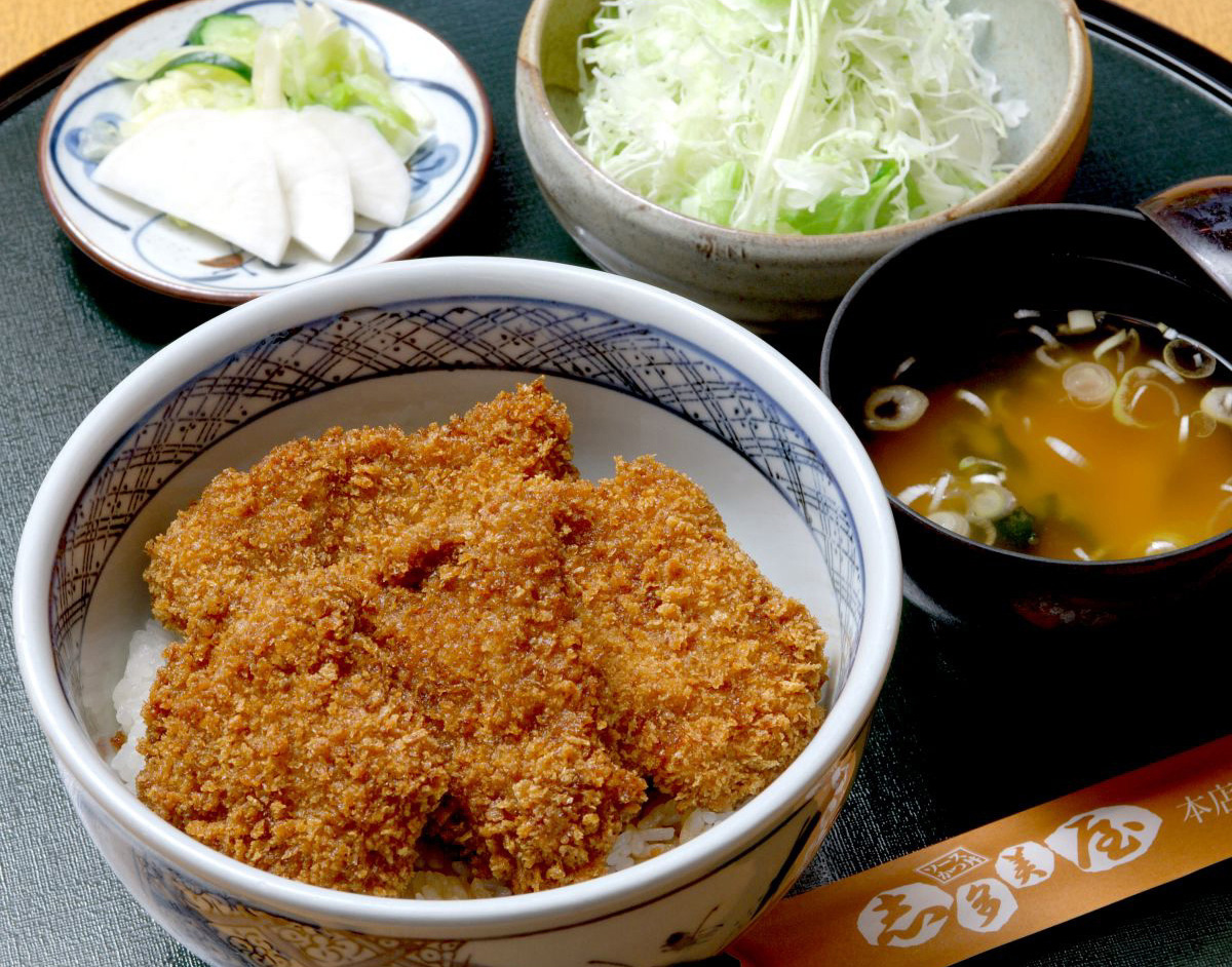 桐生ソースかつ丼元祖・志多美屋本店の魅力！名物ヒレカツ丼と混雑攻略
