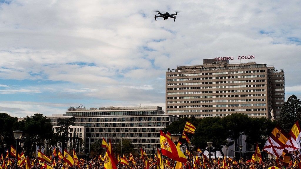 Spanish Authorities Deploy Drones to Fine Tourists Reserving Sunbeds