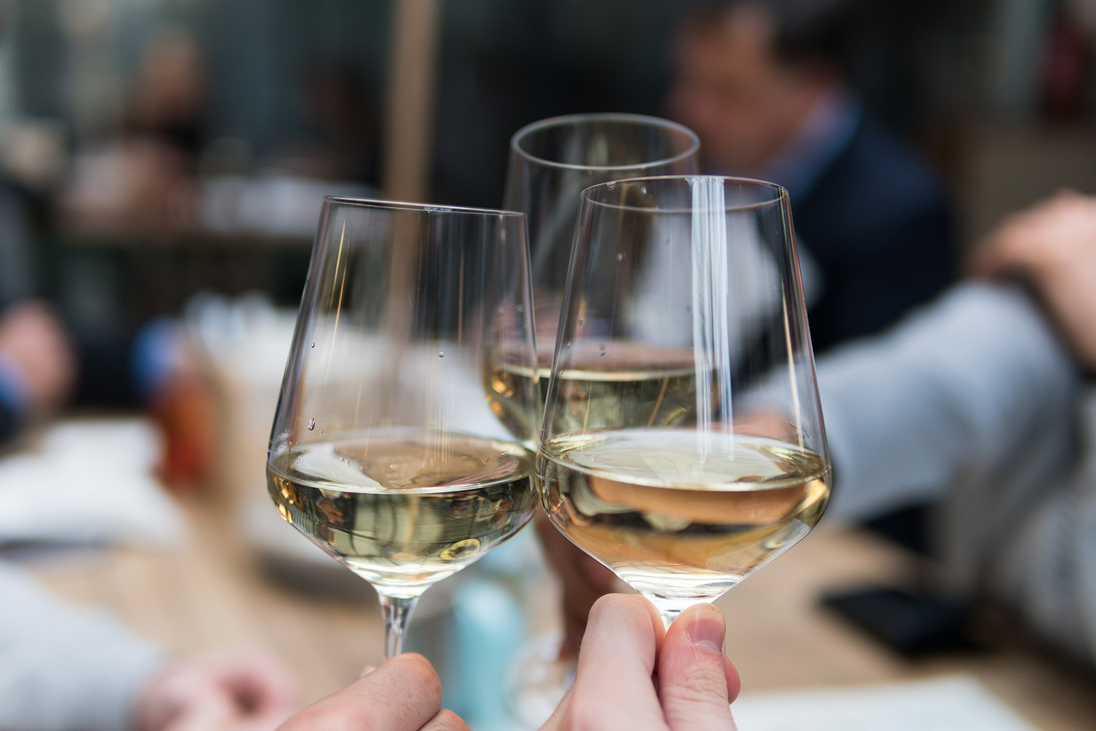 How to Taste White Wine