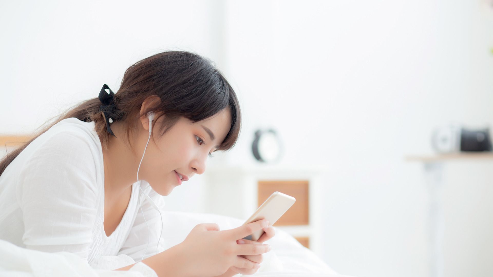 今すぐスマホで無料で楽しむ！プロが教える最新ラジオ聴取アプリ解剖