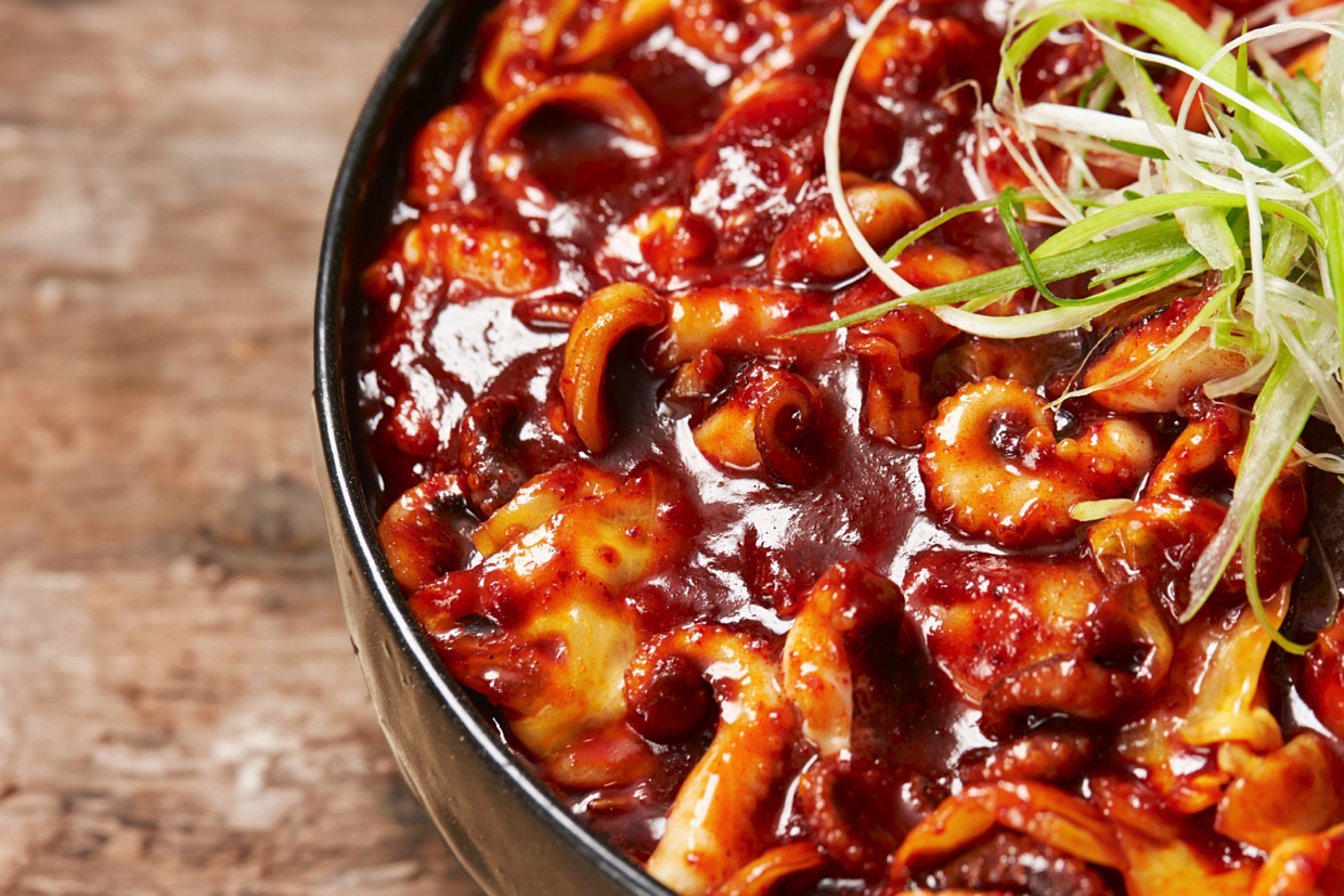 韓国タコ料理の真実！サンナクチの危険性と絶品ナックプセ徹底解剖