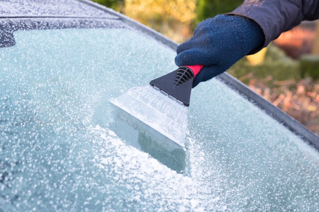 How to Get Ice off Windscreen