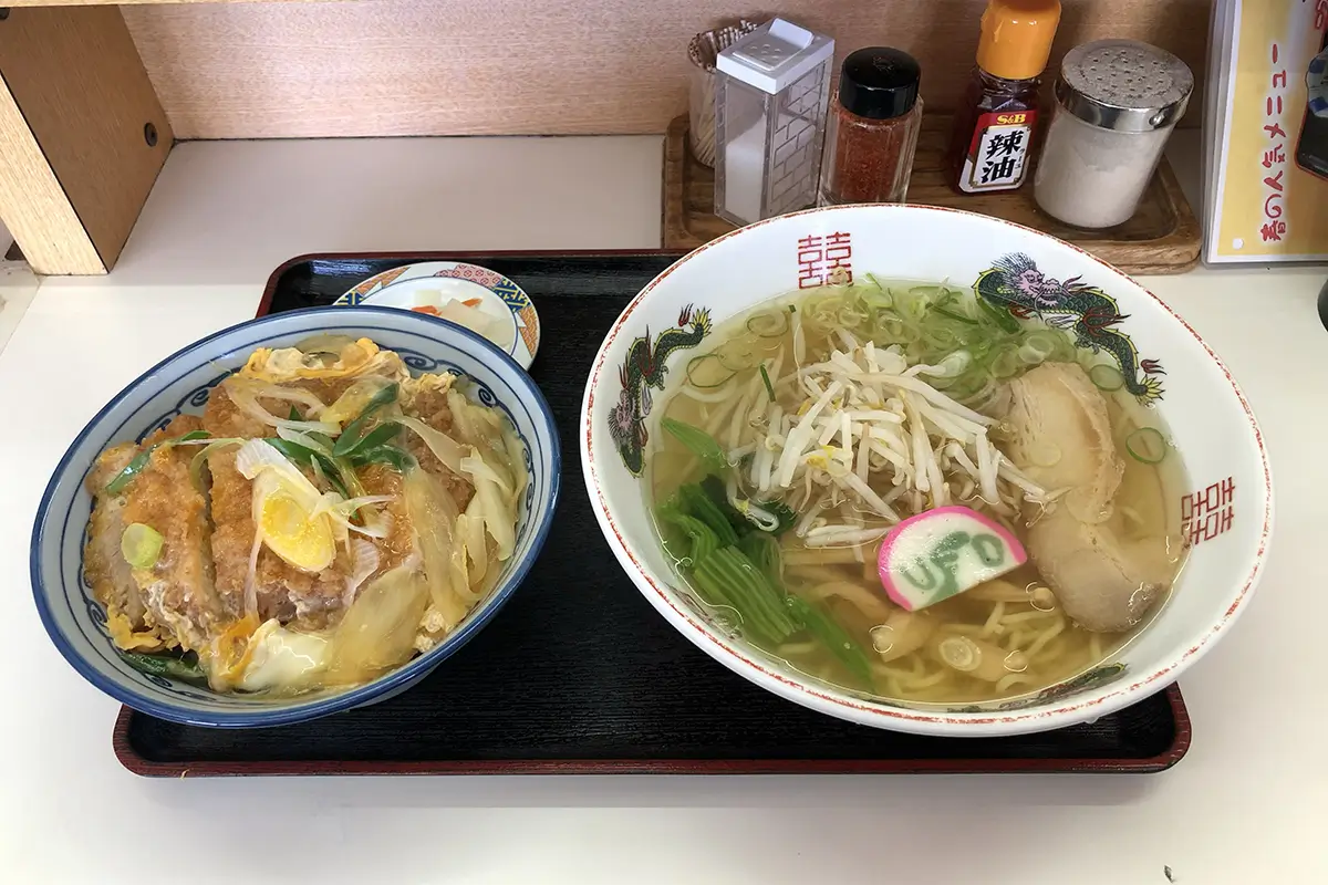 石川の熱狂「八幡すしべん」の真実！絶品和風ラーメンと惣菜の全貌