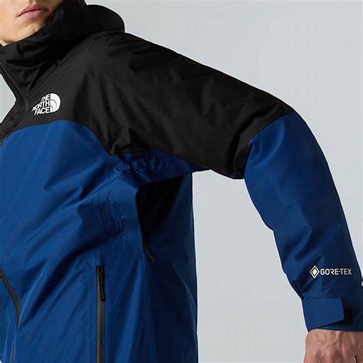 The North Face Mountain Light Jacket: Fit, Fabric, Weather Use